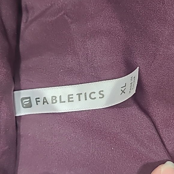 EUC Fabletics Jacket Women's sz XL Dark Purple Misha Puffer Full Zip Coat - Picture 5 of 9